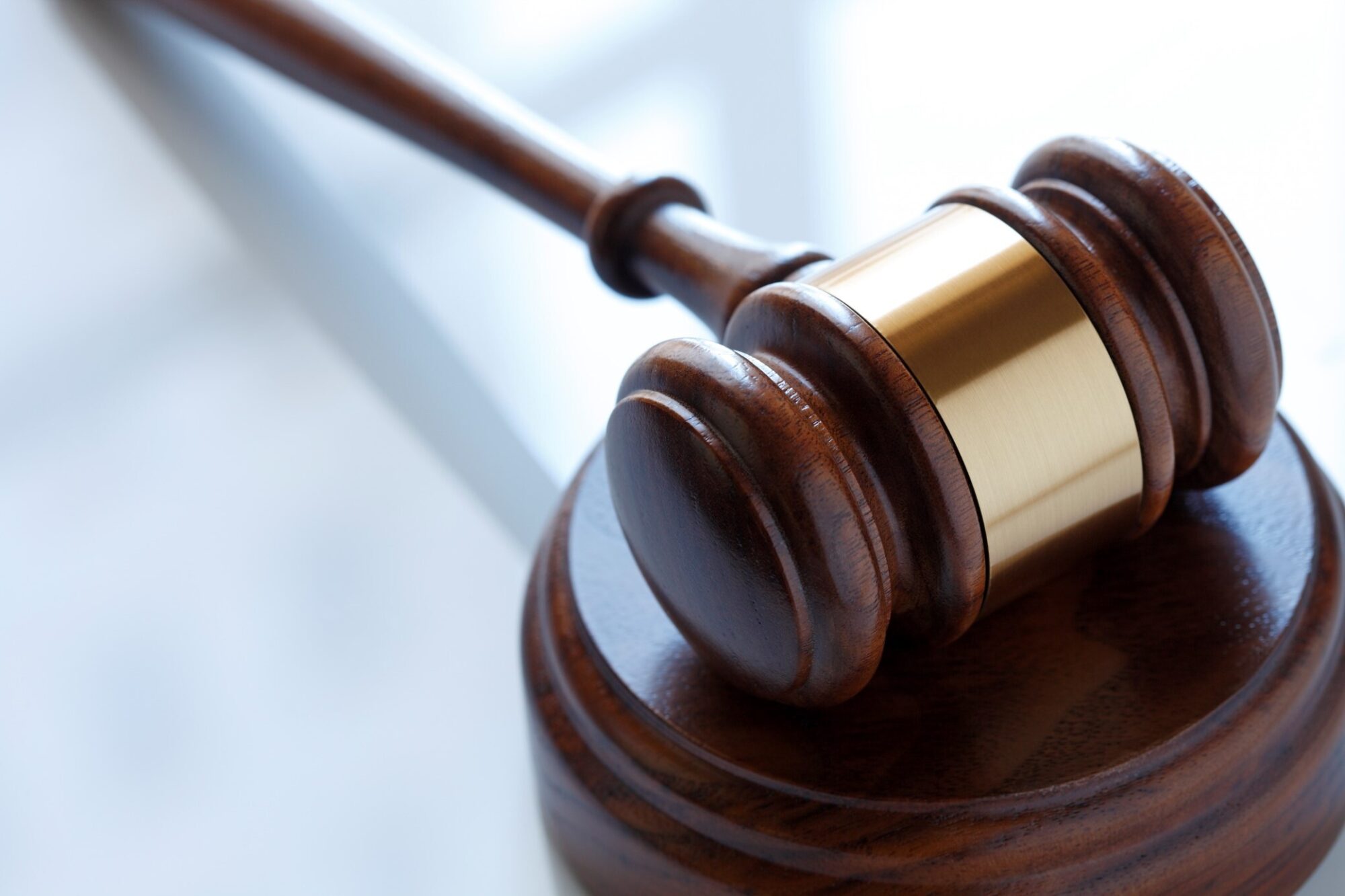 99 Avocats associés • Juger